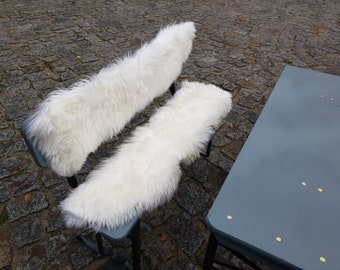 Set de coussins de banc en peau de mouton pour bancs de bière courts, couleur blanc naturel, environ 115 cm