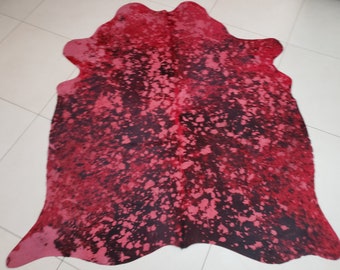 Kuhfell schwarz/rot gefärbt mit Applikationen Stierfell Rindfell ca. 210cm x 170cm