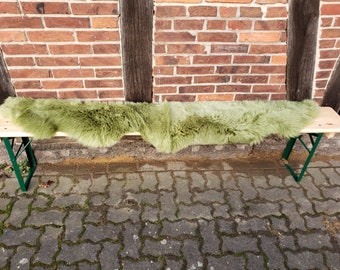 Hoes schapenvacht voor bierbanken, kleur grasgroen, ca. 200 cm