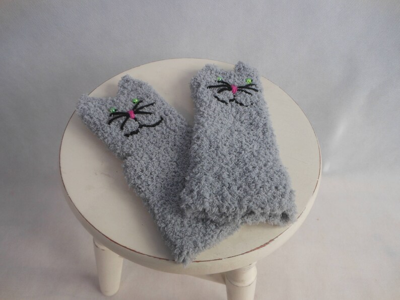 Crocheted Fingerless Mittens Gloves Grey Cats Handmade Gloves Animal Gloves image 8