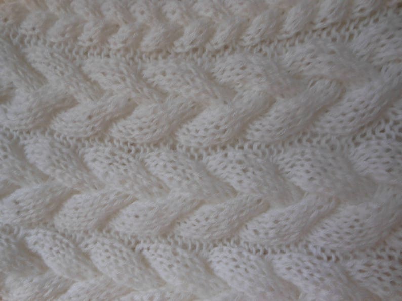 Cable Knitted Shawl Capelet Wedding Shrug Poncho Neck Warmer White image 4
