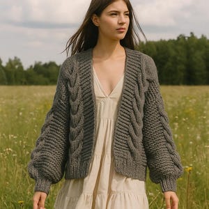 Handgebreid vest van 100% merinowol | Grove kabelgebreide trui | Oversized grijze handgemaakte gebreide kleding