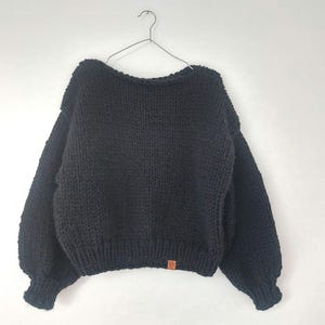 Hand Knit Chunky Sweater, Short Knit Women&#39;s Sweater, Black Oversize Cozy and Unique Knit Sweater, Chunky Pullover Gift for Her