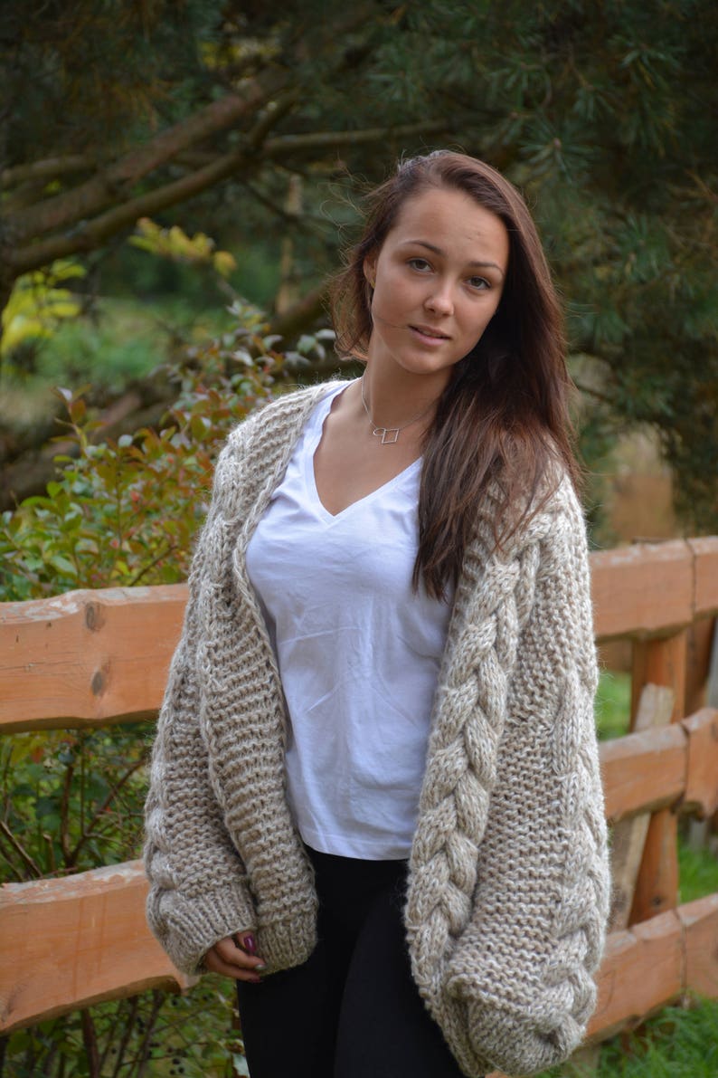 Cardigan en tricot à la main surdimensionné, bombardier, gros pull, cardigan de style ouvert, grosse veste, pull pour femme confortable image 3