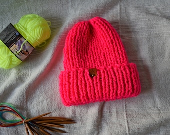 Chunky Hoed, Hand Gebreide Muts, Acryl Unisex Winter Hoed, Gebreide Chunky Hoed, Helsinki Hoed, Neon Roze Chunky Hoed