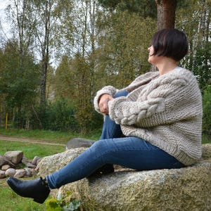 Cardigan en tricot à la main surdimensionné, bombardier, gros pull, cardigan de style ouvert, grosse veste, pull pour femme confortable image 6