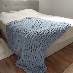 Handmade Chunky Knit Chenille Blanket: Soft Cozy Throw