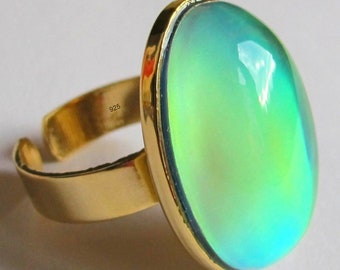 Goddess of Adventure - Mood Ring - Gold Plated Brass - Adjustable - 25x18 mm