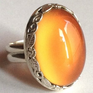 Queen of Grace - Mood Ring - 25x18 mm - Sterling Silver 925