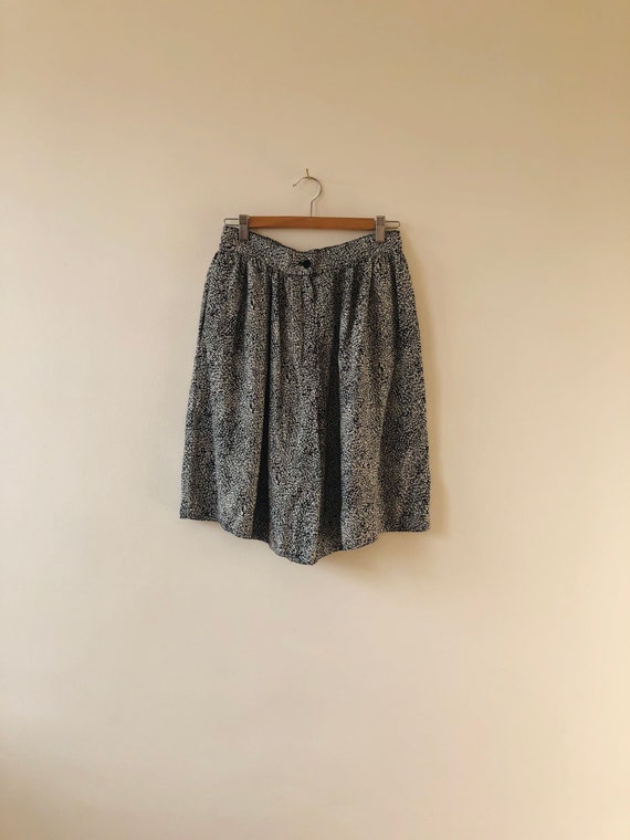 Abstract print skorts