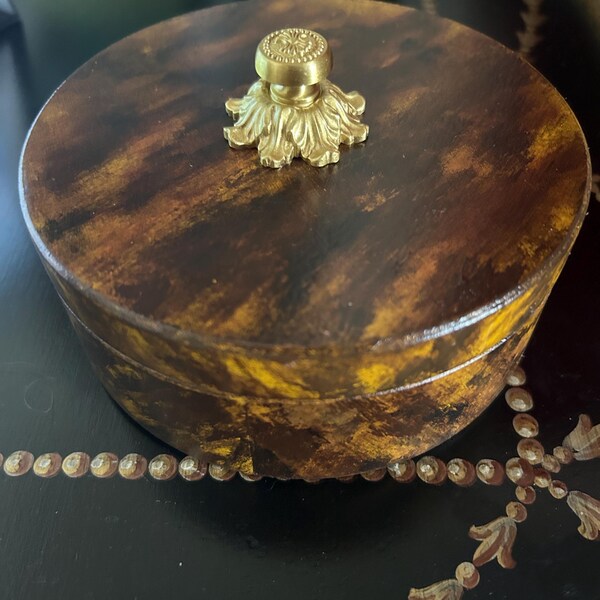 Decorator Tortoiseshell box Hand Painted 5 1/2” Diameter