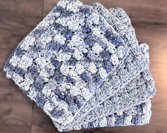 Set van 4 gehaakte vaatdoeken van blauw katoen, handgemaakt, milieuvriendelijk, extra groot (18 cm).