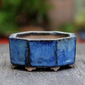 Ręcznie robiona niebieska szkliwiona doniczka Shohin Bonsai: ośmiokątna, minimalistyczna, ceramiczna doniczka na sukulenty