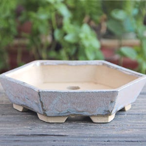 Vaso per bonsai esagonale basso angolato fatto a mano in ceramica: vaso per piante grasse poco profondo smaltato blu pastello