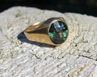 Ring 18K gold & Green Tourmaline stone with 21 facets, VINTAGE Estate piece