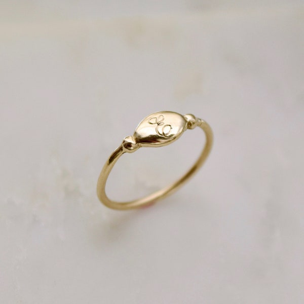 Oval Initial Signet  - 14k Gold Initial Ring, Initial Signet Ring, Dainty Initial Ring, Engraved Signet Ring, Diamond Initial Ring