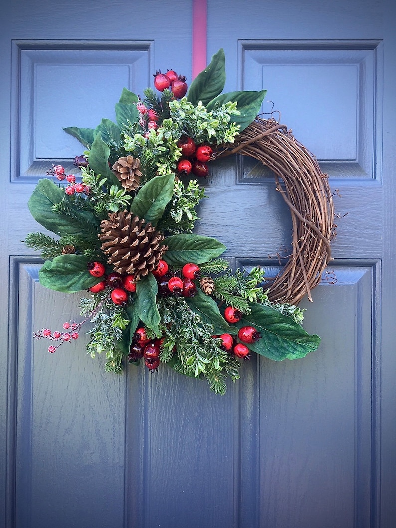 PInecone Wreaths Winter Door Wreaths Green Red Winter | Etsy