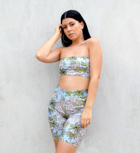 leggings and crop top outfit