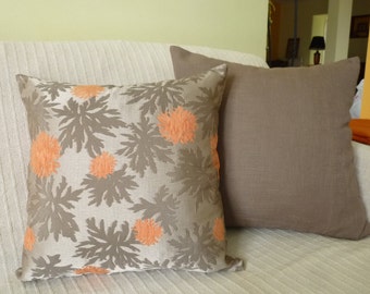 Taffetas & Chenille tissu coussin décoratif 18 x 18 po housse de coussin en fleur marron et Orange Design classique oreillers