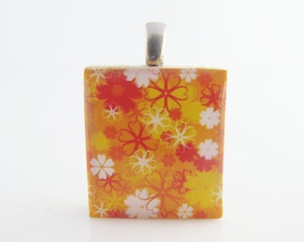 Orange and white flowers necklace - Scrabble Tile on Sterling Silver 925 bail and chain, Floral necklace, Floral pendant, Colorful pendant