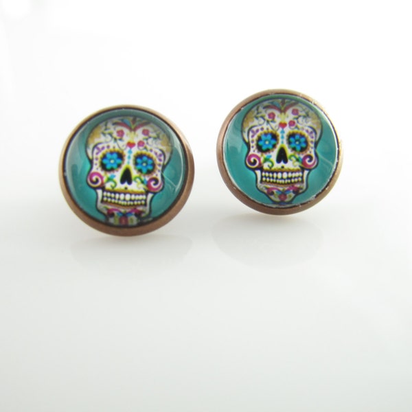 Boucles d'oreilles crâne coloré mexicain turquoise, Jour des morts, tête de mort, inspiration mexicaine, petites boucles d'oreilles rondes