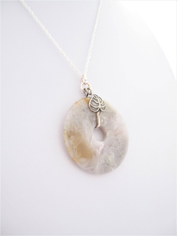 Natural White Gemstone Necklace Unique Round Agate - How To Make A Bail For Donut Pendant
