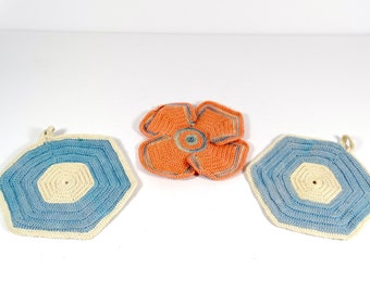 Cute Vintage Pot Holders - Set of 3 Blue and Peach Pot Holders - Vintage Crocheted Pot Holder PH1