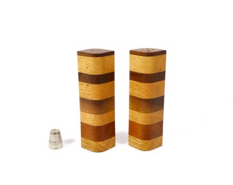 Ensemble de salière et poivrière en bois vintage salière et poivrière en bois superposés