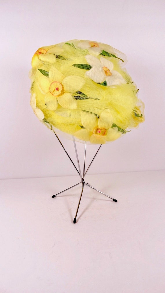 Beautiful 50s-60s Vintage Daffodil and Net Turban… - image 2