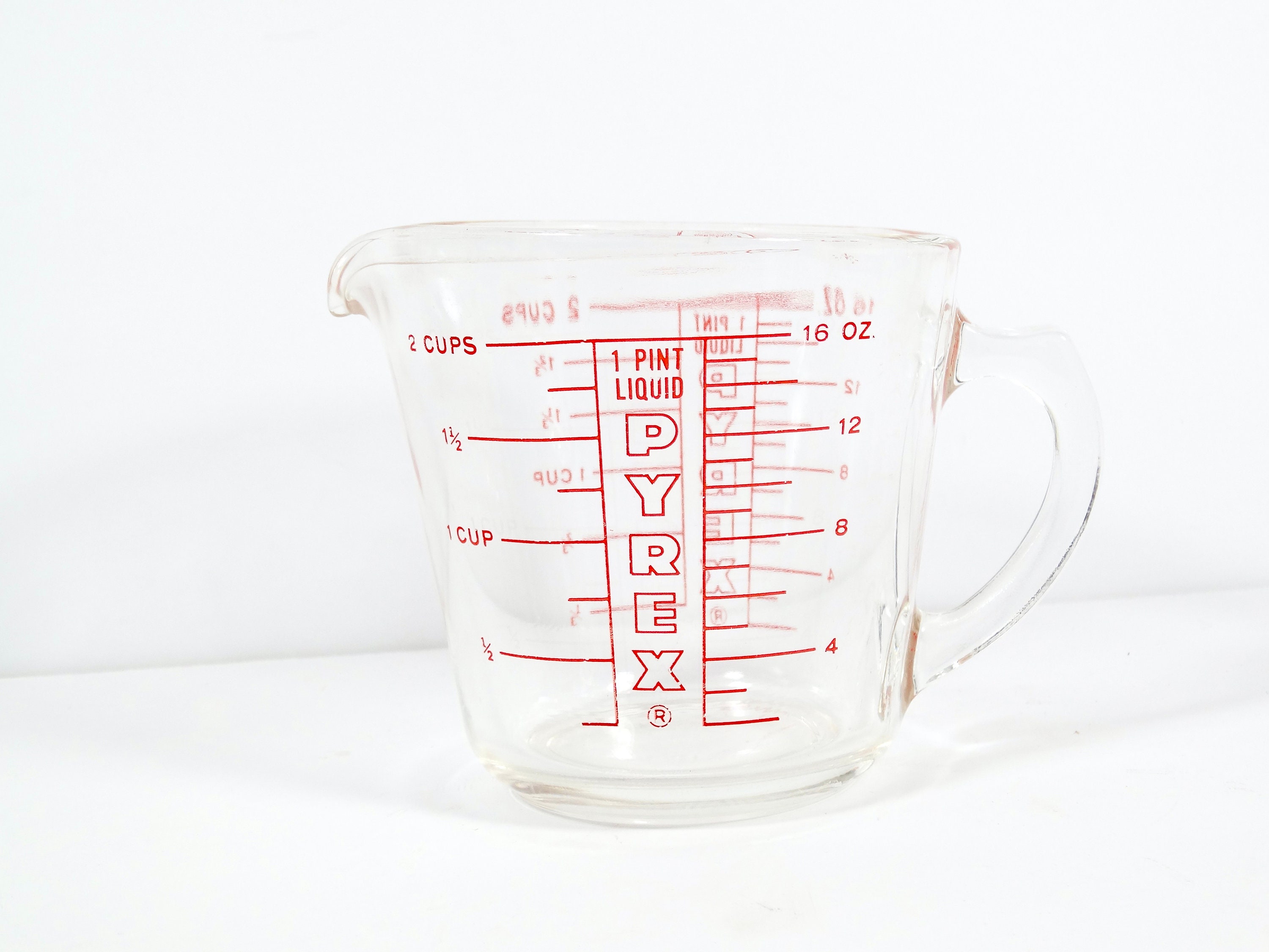 Pyrex Covered Measuring Cup, 2 c - Baker's