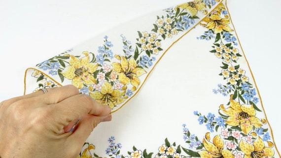 Pretty Vintage Floral Handkerchief Lillies Forget… - image 5