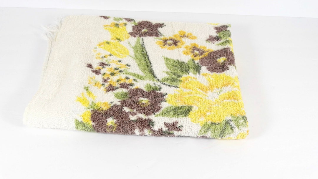 1960s Bath Towel Yellow and Gold Roses 60s Retro Terry Cloth Towel - Etsy