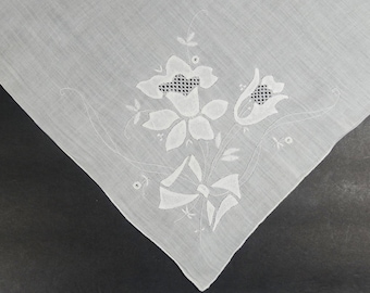 beautiful handkerchiefs Bermuda Days of the week embroidery hankies #334 Travel 7 x Vintage Handkerchiefs with embroidery