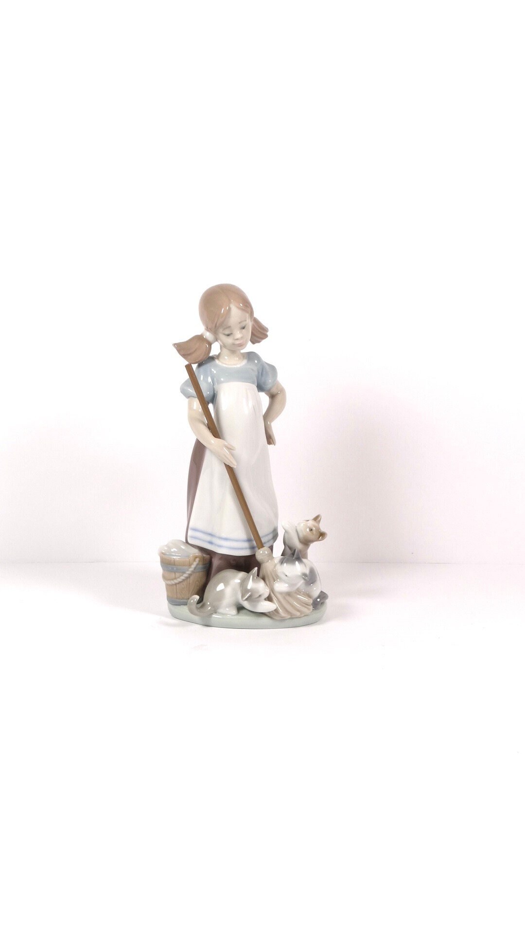 【新品】LLADRO リトル・バイオレット リトル・バイオレット | リヤドロ公式オンライン