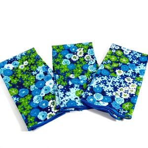 Midcentury Cloth Napkins - Set of 3 Blue Floral Napkins MCM Napkins Vintage Napkins Vintage Cloth Napkins