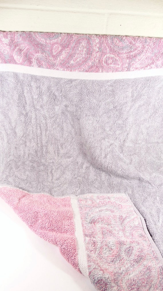 1980s Royal Velvet Towel Set Reversible Towels Bath Towel and Hand Towel  Pink and Gray Towel Set 80s Bathroom Fieldcrest 