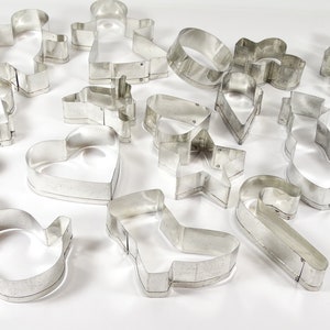Huge Lot - Vintage Metal Cookie Cutters - Set of 17 - Holidays Shapes Silver Metal Cookie Cutter Lot image 4