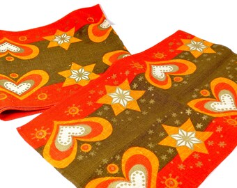 1970s Scandinavian Linen Table Runner Set: Hearts & Stars, Retro Home Decor