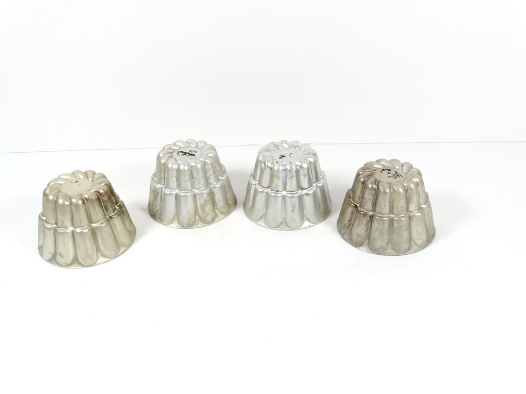 Vintage Mini Bundt Tins Set of 4 Gelatin Molds Tea Light Holders