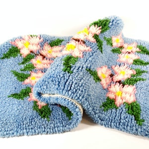 Vintage Hooked Rug Bath Mat Pink and Blue Hooked Bath Mat Bathroom Rug Vintage Latch Hook Rug