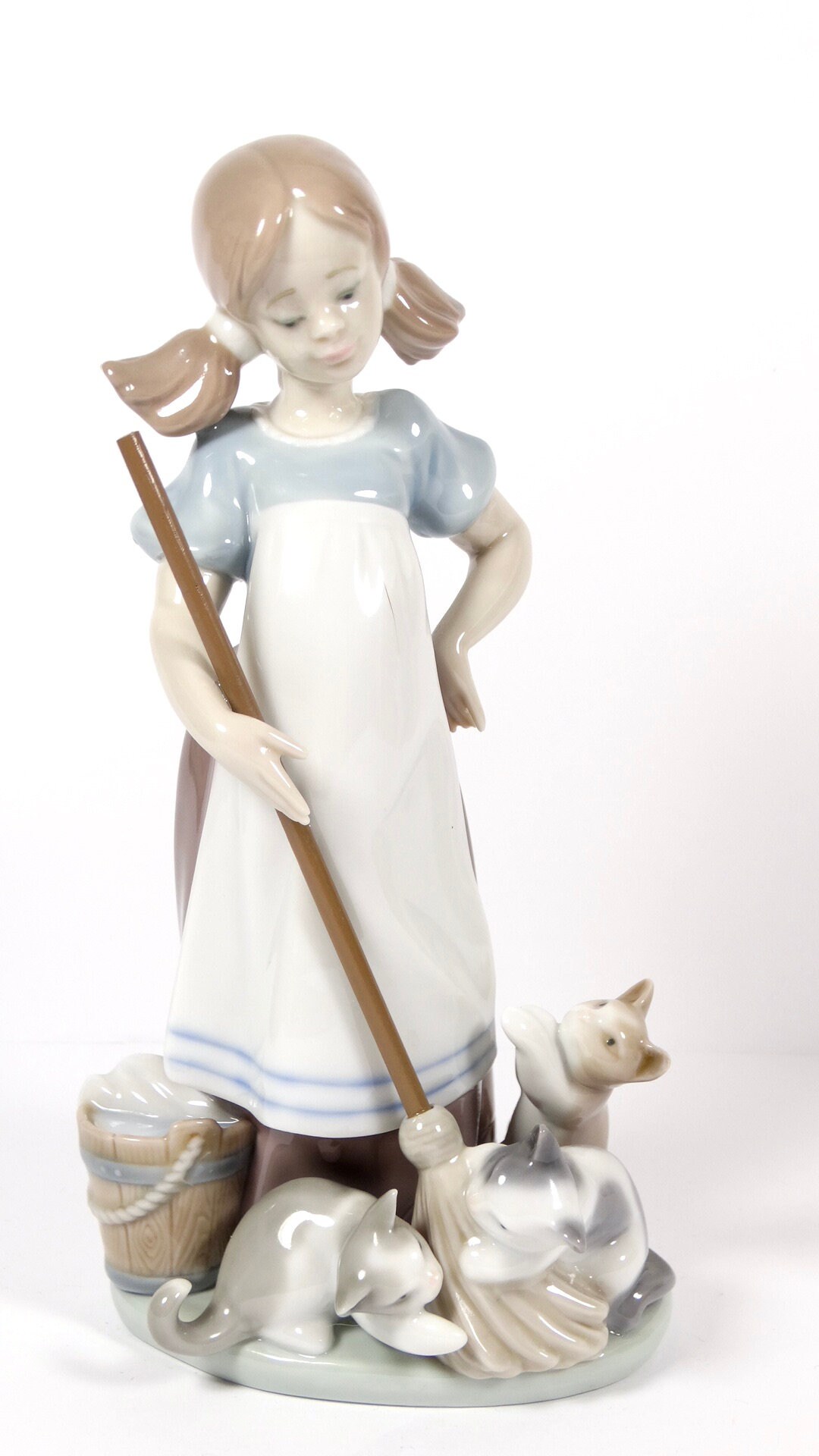 【新品】LLADRO リトル・バイオレット 楽天市場】リヤドロ リトル バイオレット 少女 01008043 LLADRO