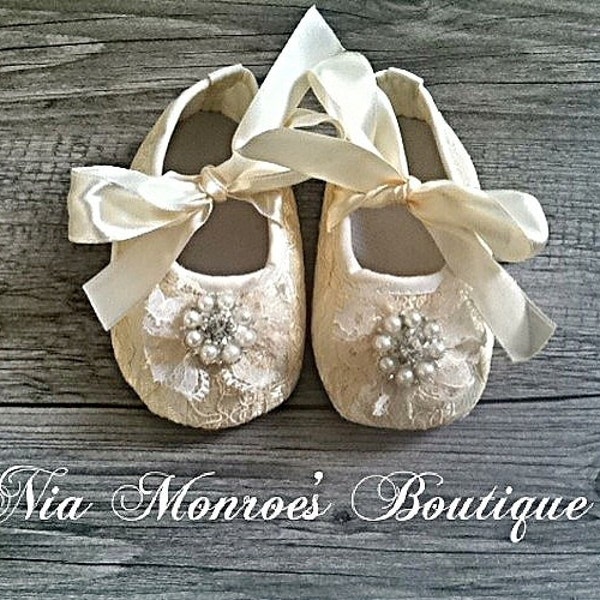Couture Cream and Ivory Lace Crib Shoes - Infant - Girls Shoes - Baby Booties  - Baptism - Wedding - 4 Sizes Lace - Ivory - SALE
