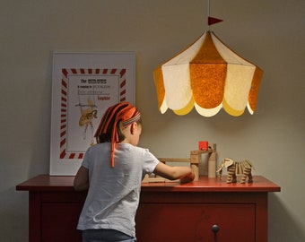 Circuslamp. Geel