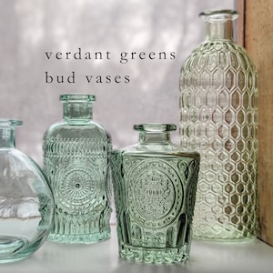 Green Bud Vases for Mini Floral Bouquet Colorful Glass Vase Collection Spring Home Decor Vases for Dried Flower Arrangements
