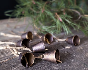 Bell Toppers for Gifts Wrapping Holiday Supplies Vintage Brass Crafts for Home Decor Christmas Stocking Accents Old World Style Bells