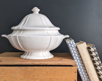 Vintage White Ceramic Lidded Serving Dish Large Soup Tureen California Pottery Antique Serving Dish Couples Kitchen Gift Housewarming