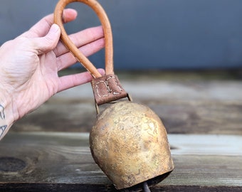 Rustic Gold Cow Bell Farmhouse Style Rough Hewn Metal Bell Old World Extra Large Vintage Mongolian Bell with Leather Handle Holiday Decor