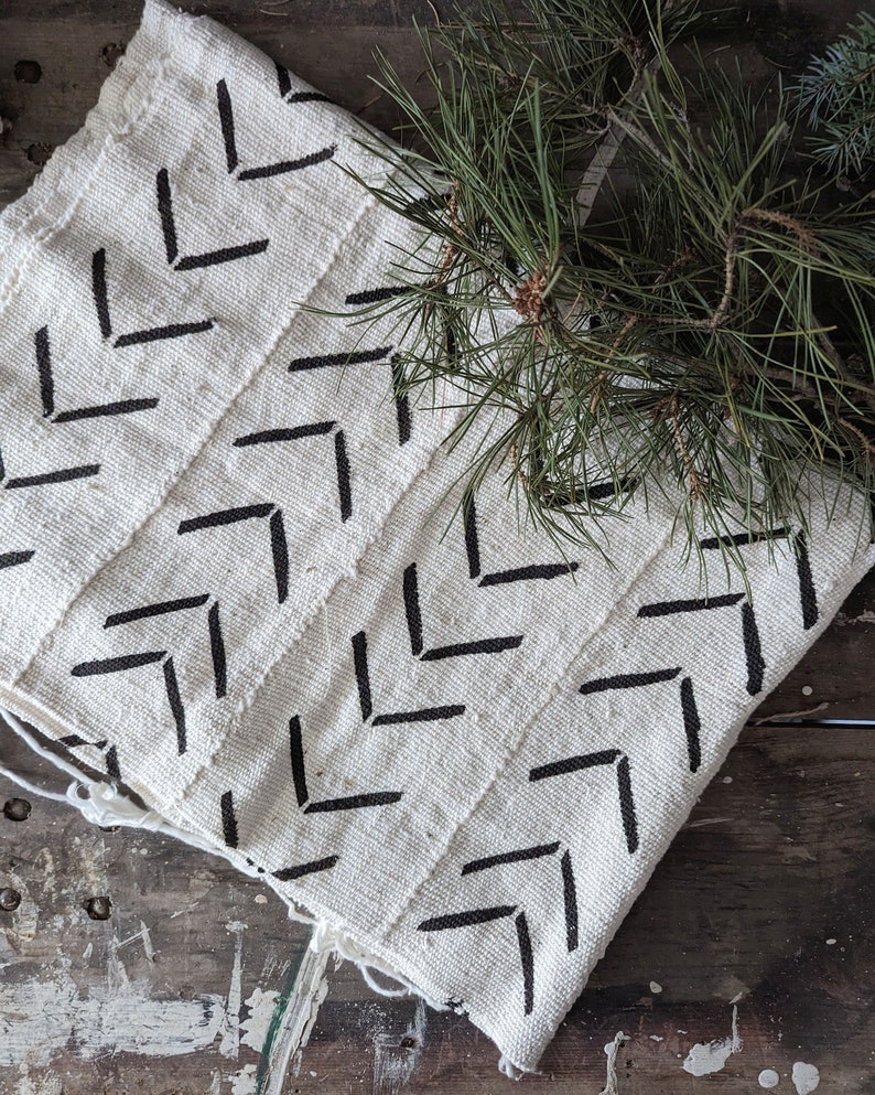 Authentic African Mudcloth White and Black Bogolan Mud Cloth Wholesale Handmade Thick Upholstery Fabric for Throw Pillows Boho Home image 3