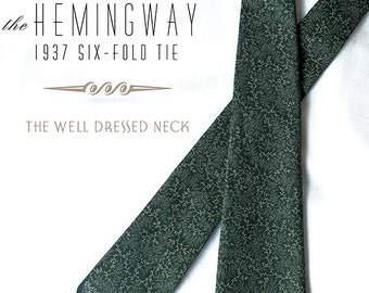 Corbata de seis pliegues HEMINGWAY, diseño de 1937, en uno de los 16 estampados históricos de algodón