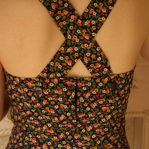 Authentic 1940's Vintage Navy Floral Summer Dress with Sweetheart Neckline and Crossover Back 8-10 UK image 3